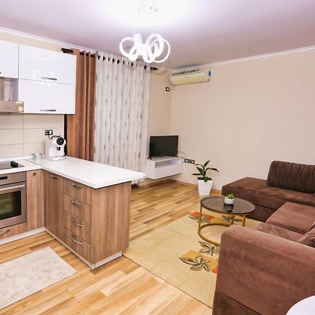 R&B City Center Apartment Tirana Exterior photo